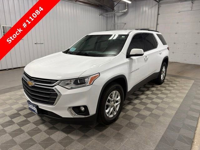 2020 Chevrolet Traverse LT Cloth in Summit White — front three-quarter view
