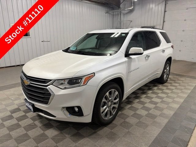 2019 Chevrolet Traverse Premier in Iridescent Pearl Tricoat — front three-quarter view