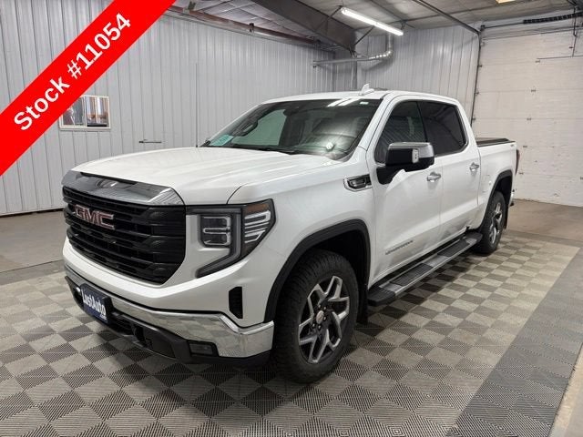 2023 GMC Sierra 1500 SLT in White Frost Tricoat — front three-quarter view